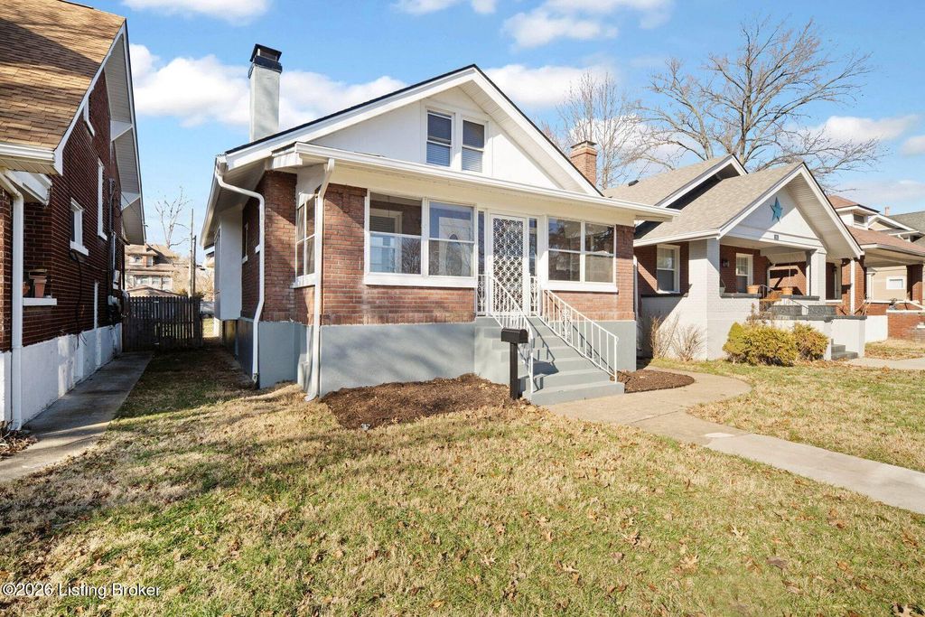 Photo of 304 S Shawnee Terrace, Louisville, KY 40212 (MLS # 1709360)