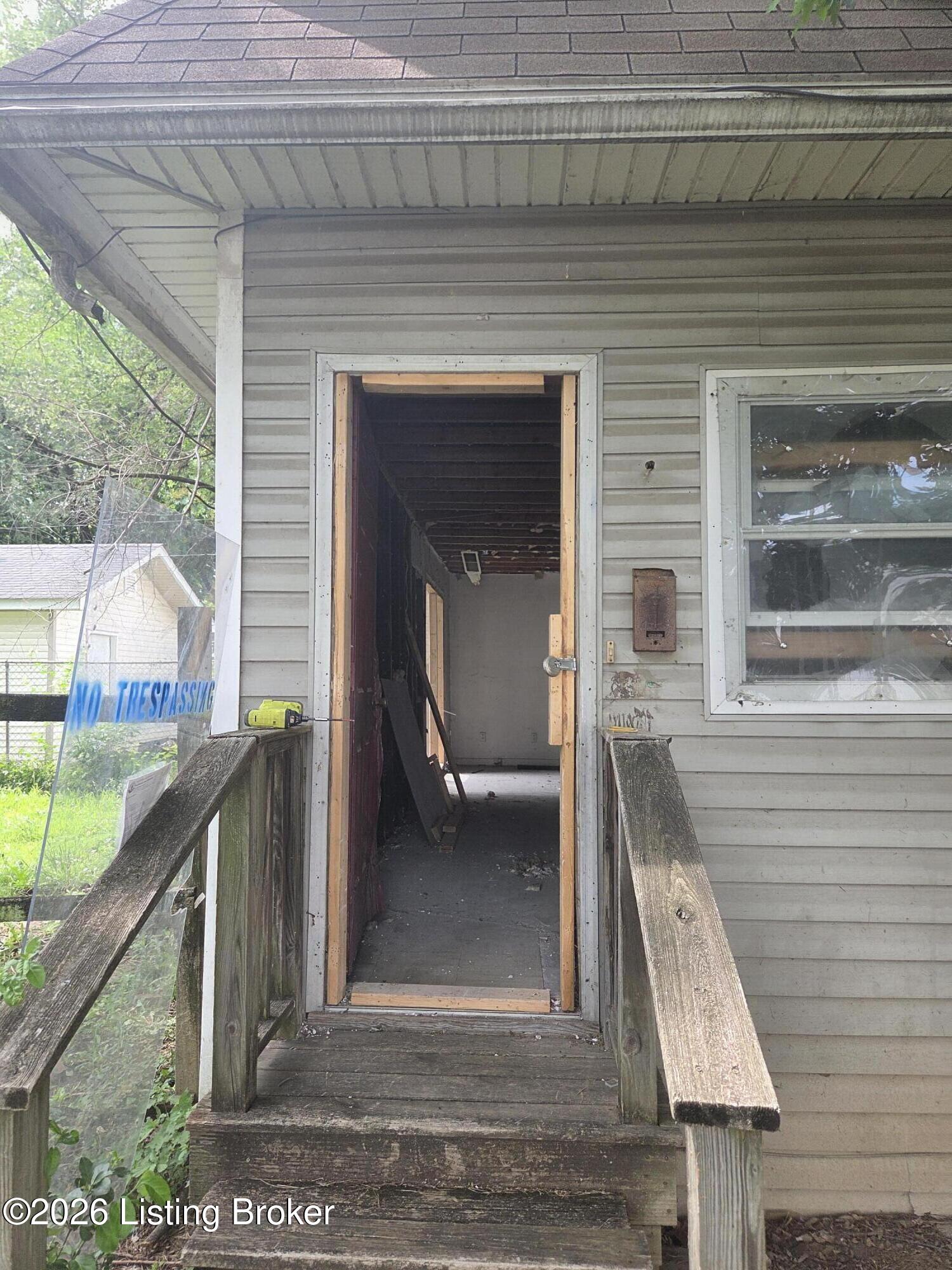 2400 Griffiths Ave