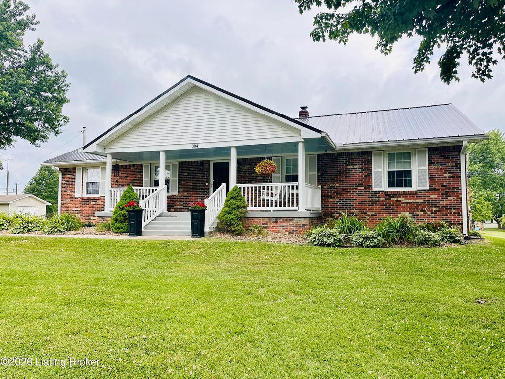 Photo of 304 Wallace Ave, Leitchfield, KY 42754 (MLS # 1717865)