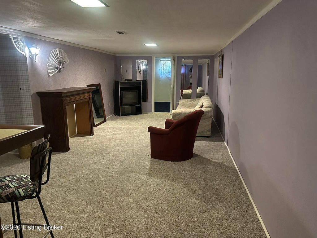 Photo of 8111 Ardenia Ln, Louisville, KY 40228 (MLS # 1710297)