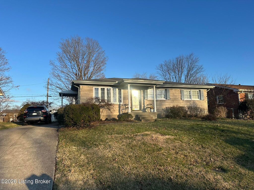 Photo of 8111 Ardenia Ln, Louisville, KY 40228 (MLS # 1710297)
