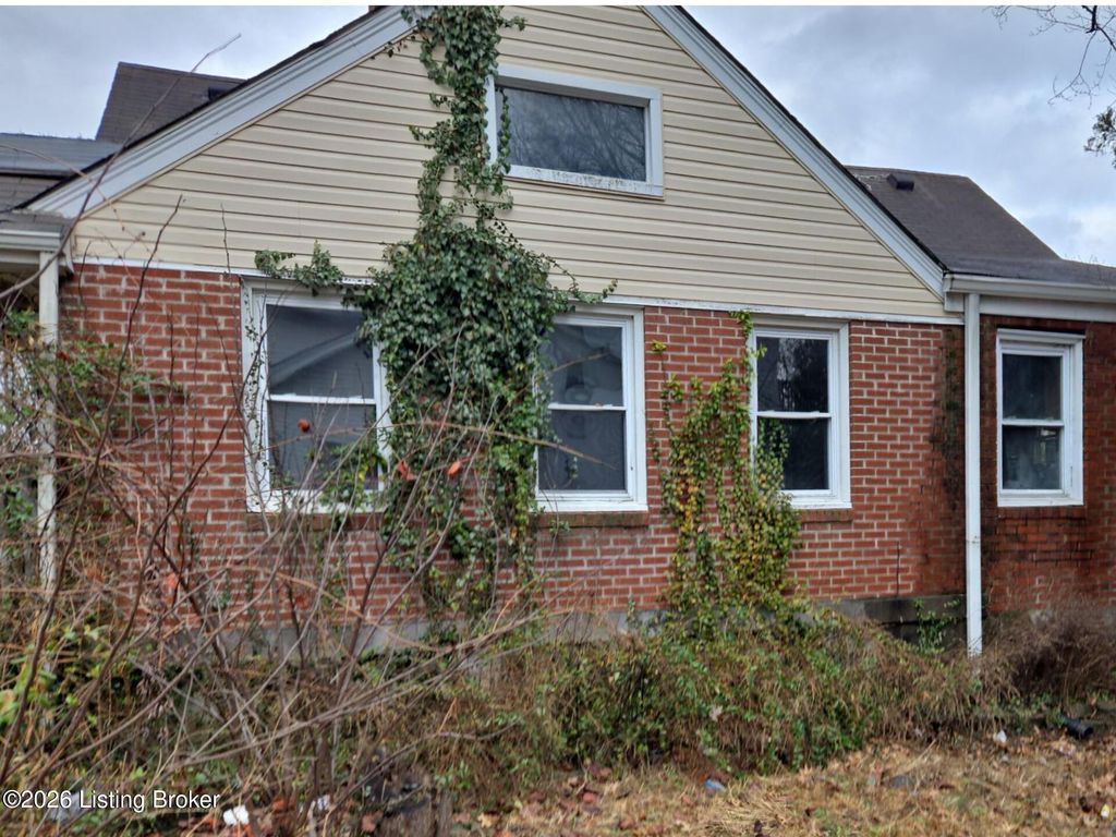 Photo of 2207 Rockford Ln, Louisville, KY 40216 (MLS # 1707837)