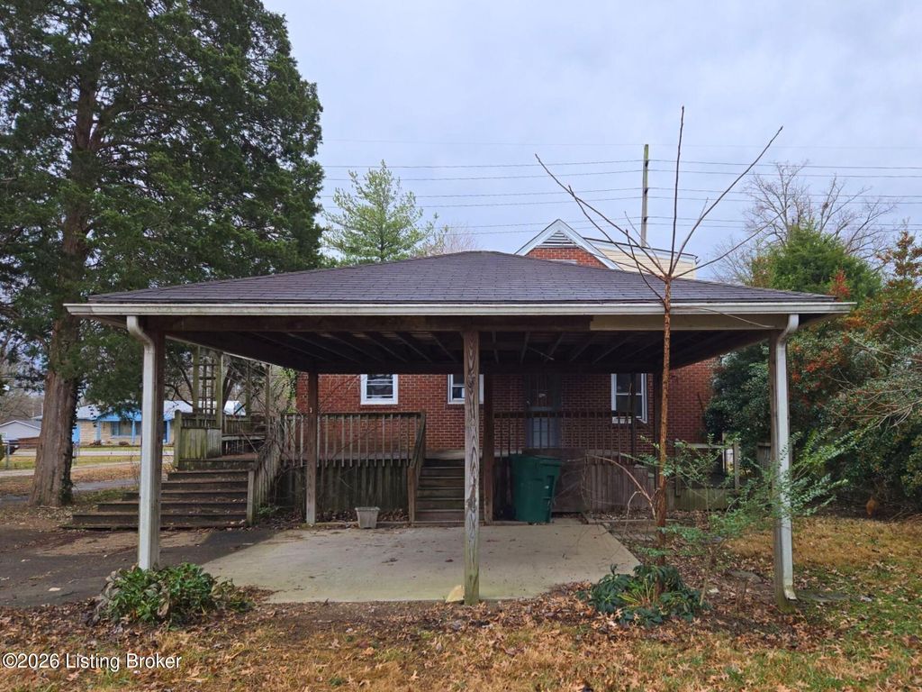 Photo of 2207 Rockford Ln, Louisville, KY 40216 (MLS # 1707837)