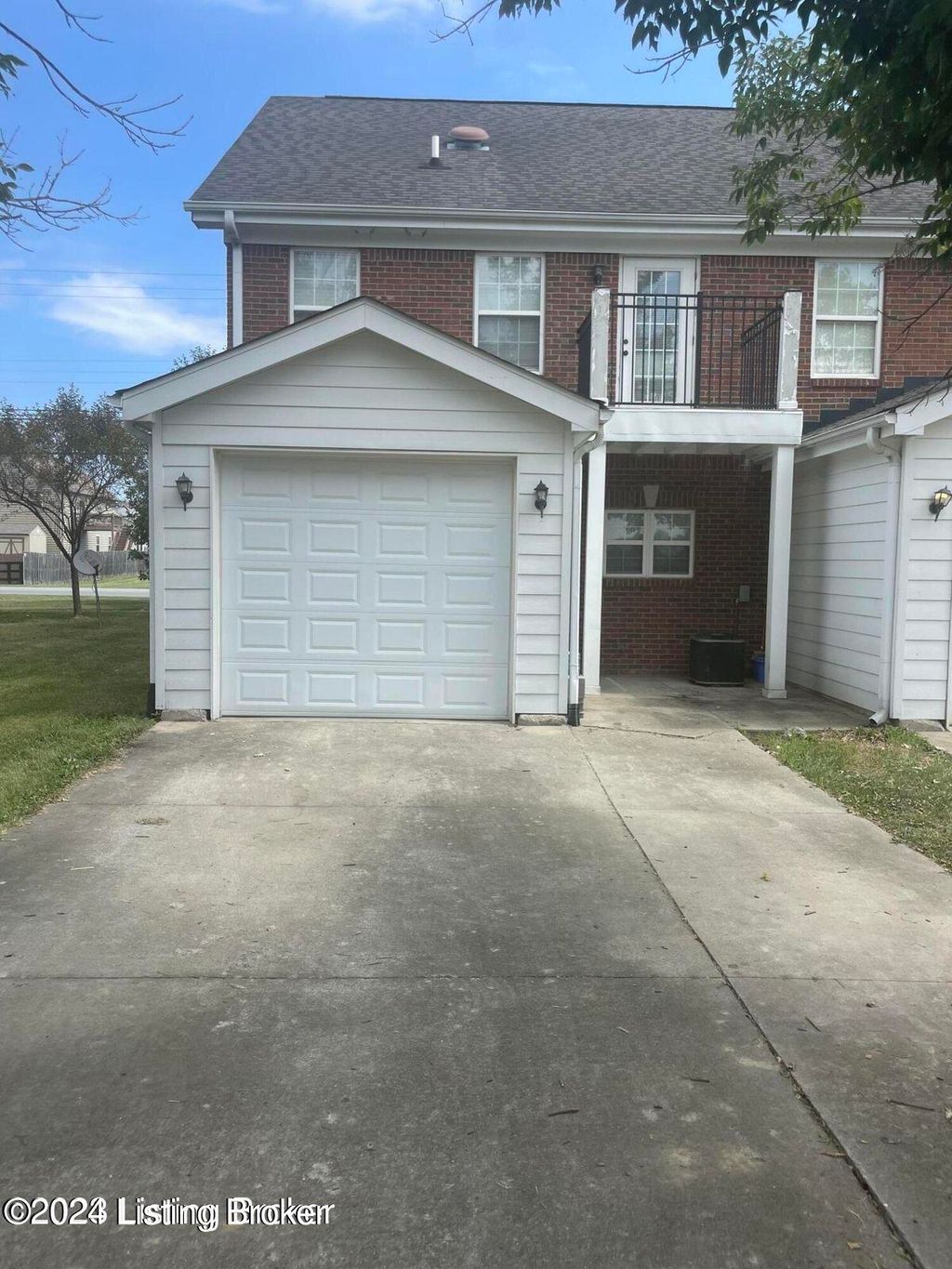 Photo of 154 Crossing Ct #2, Shepherdsville, KY 40165 (MLS # 1704891)