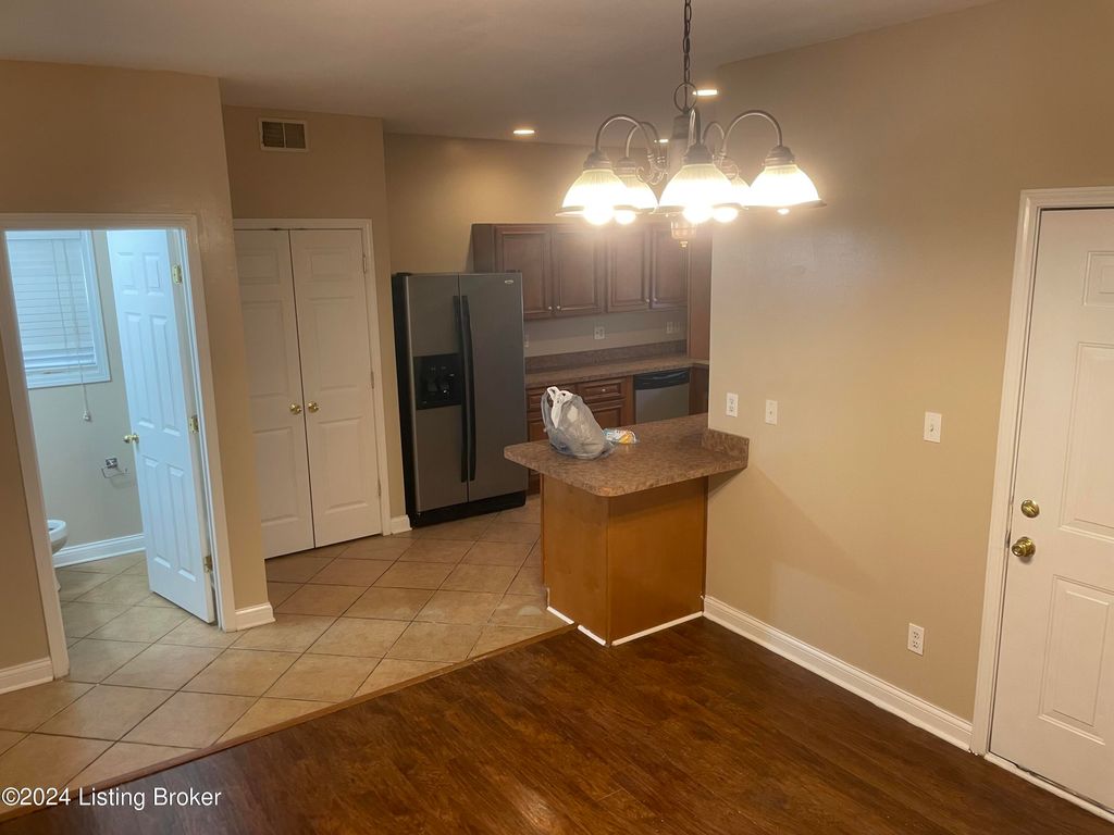 Photo of 154 Crossing Ct #2, Shepherdsville, KY 40165 (MLS # 1704891)