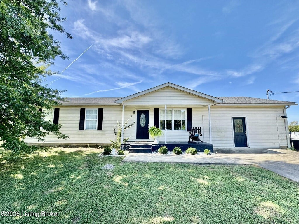 Photo of 136 Haydon Ln, Springfield, KY 40069 (MLS # 1729096)