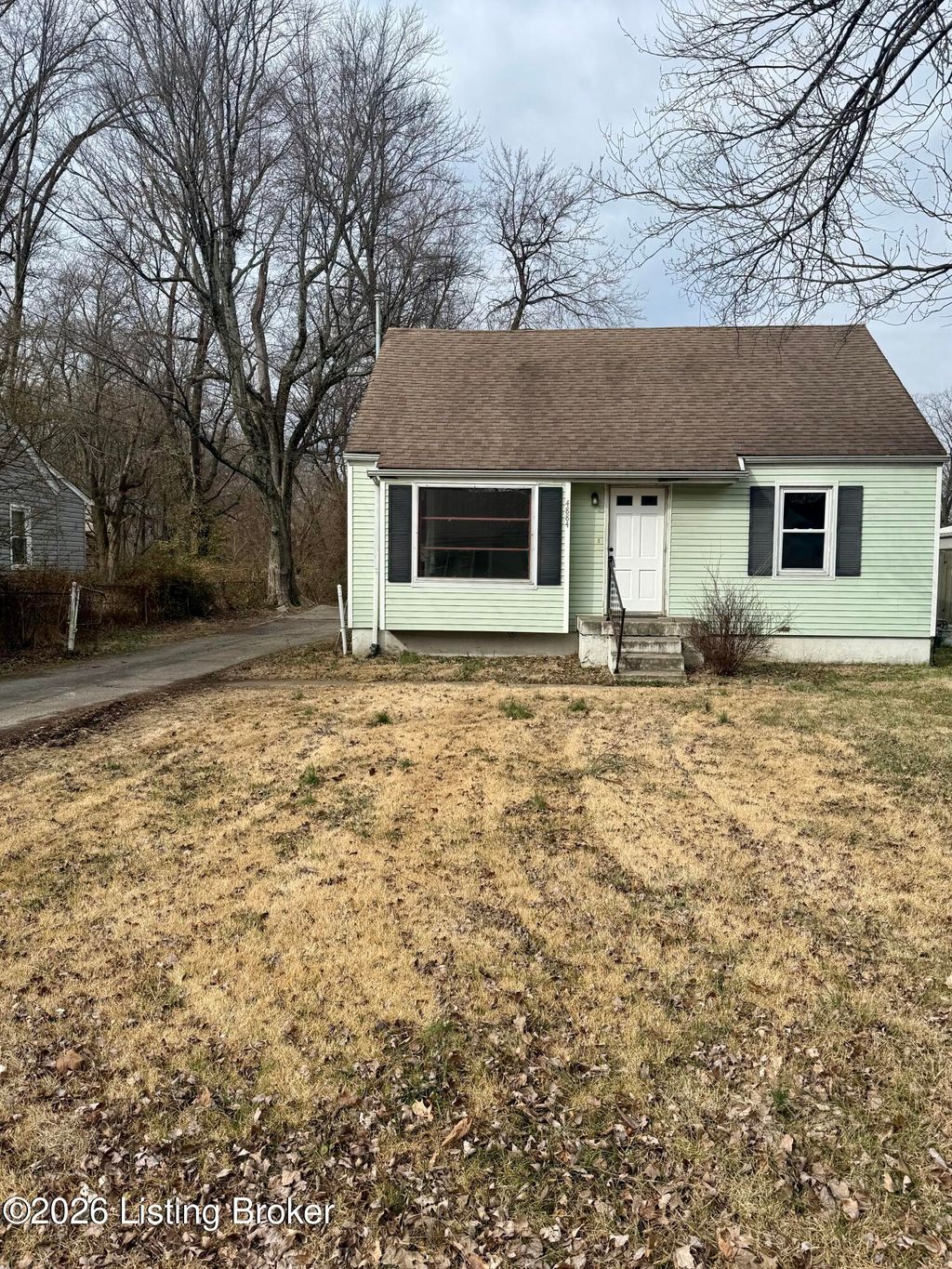 Photo of 4884 Brenda Dr, Louisville, KY 40219 (MLS # 1709839)