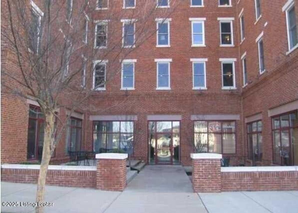 Photo of 10605 Meeting St #UNIT 207, Prospect, KY 40059 (MLS # 1705726)