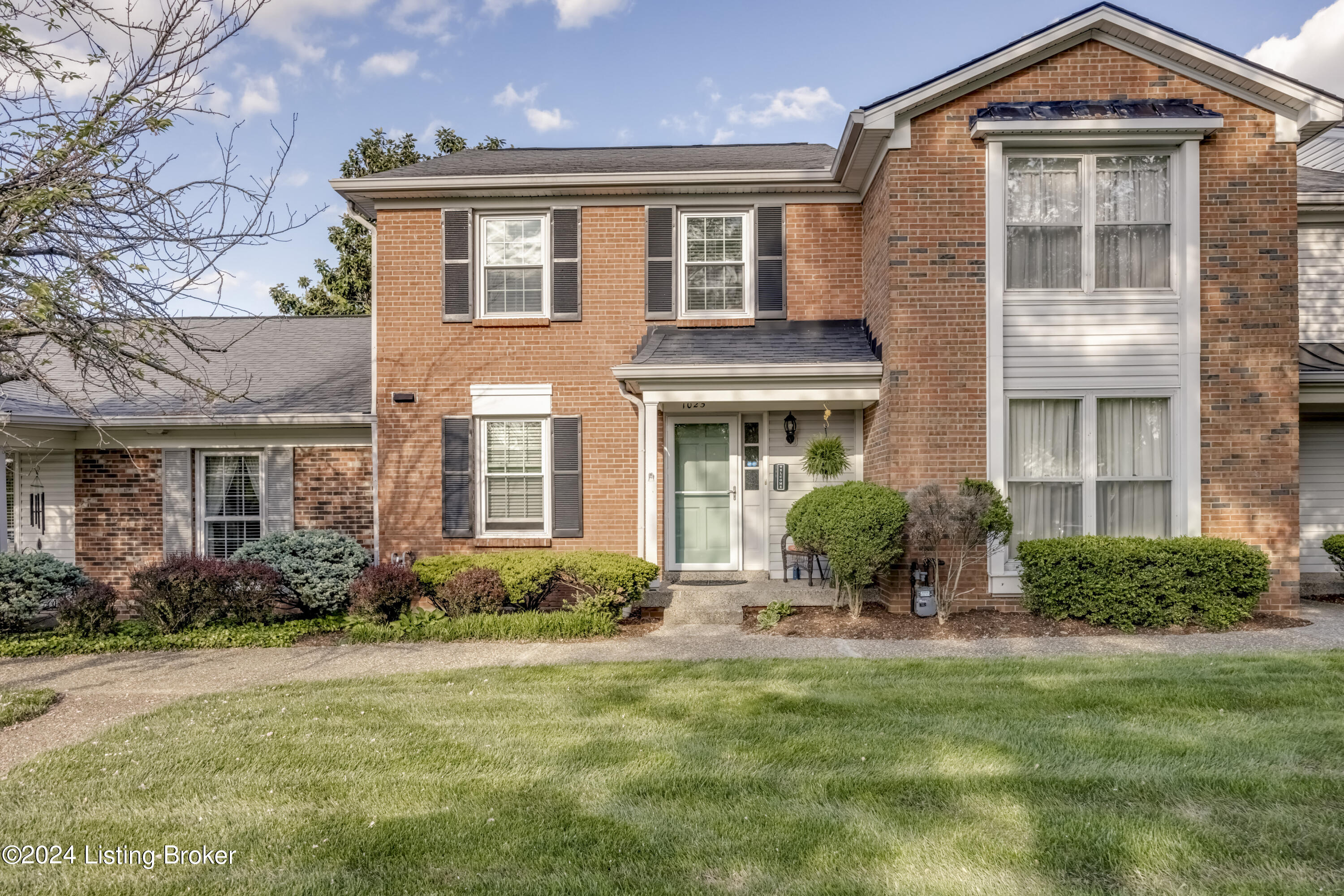 Photo 1 of 30 — 1025 Whetstone Way, Louisville, KY 40223