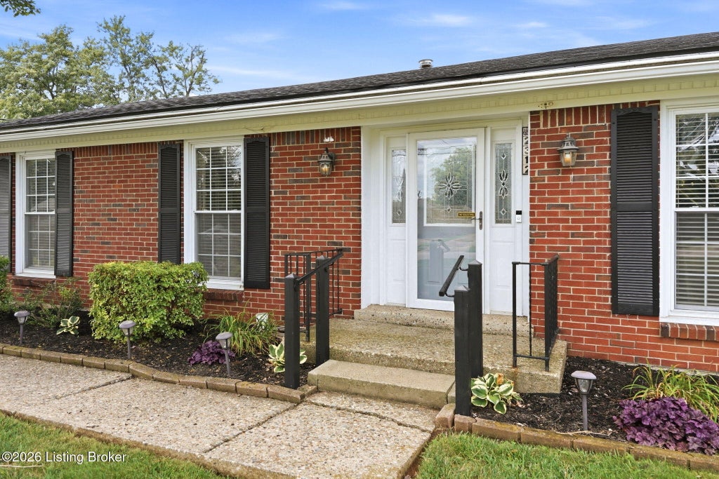 Photo of 2312 Old Hickory Rd, Louisville, KY 40299 (MLS # 1725622)