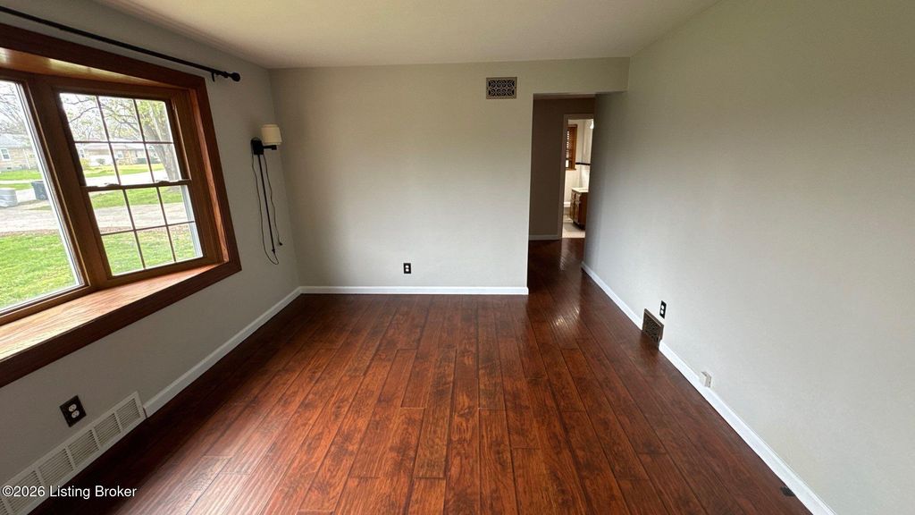 Photo of 113 Southview Terrace, Louisville, KY 40214 (MLS # 1713412)