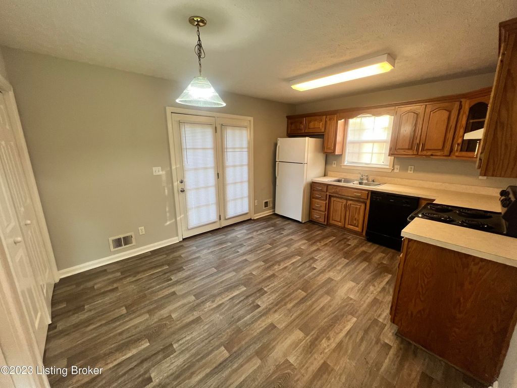 Photo of 288 Boaz Ln, Mt Washington, KY 40047 (MLS # 1704622)