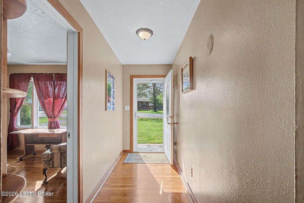 Photo of 7304 Rutledge Rd, Louisville, KY 40258 (MLS # 1714203)