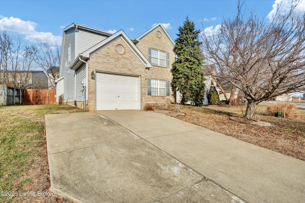 Photo of 5020 Middlesex Dr, Louisville, KY 40245 (MLS # 1708102)