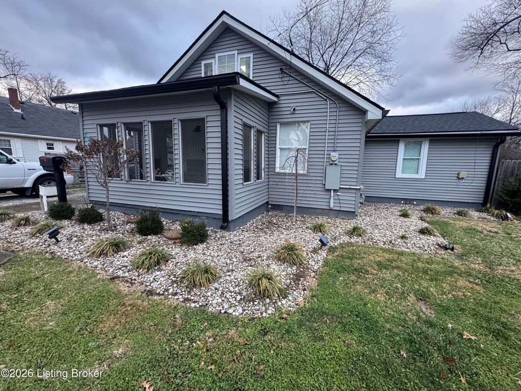 Photo of 7007 Daisy Ave, Louisville, KY 40258 (MLS # 1707473)