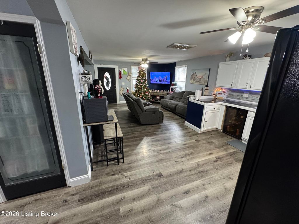 Photo of 7007 Daisy Ave, Louisville, KY 40258 (MLS # 1707473)