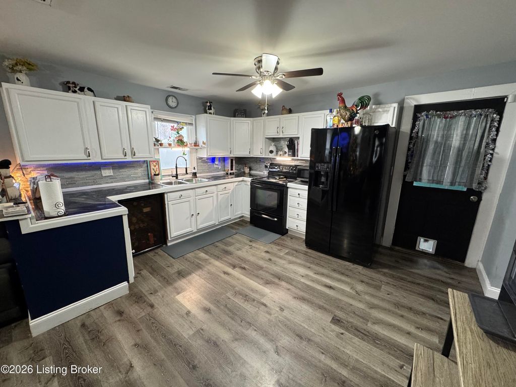 Photo of 7007 Daisy Ave, Louisville, KY 40258 (MLS # 1707473)