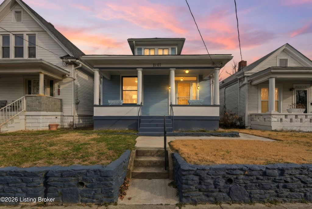 Photo of 2107 Grand Ave, Louisville, KY 40210 (MLS # 1711050)