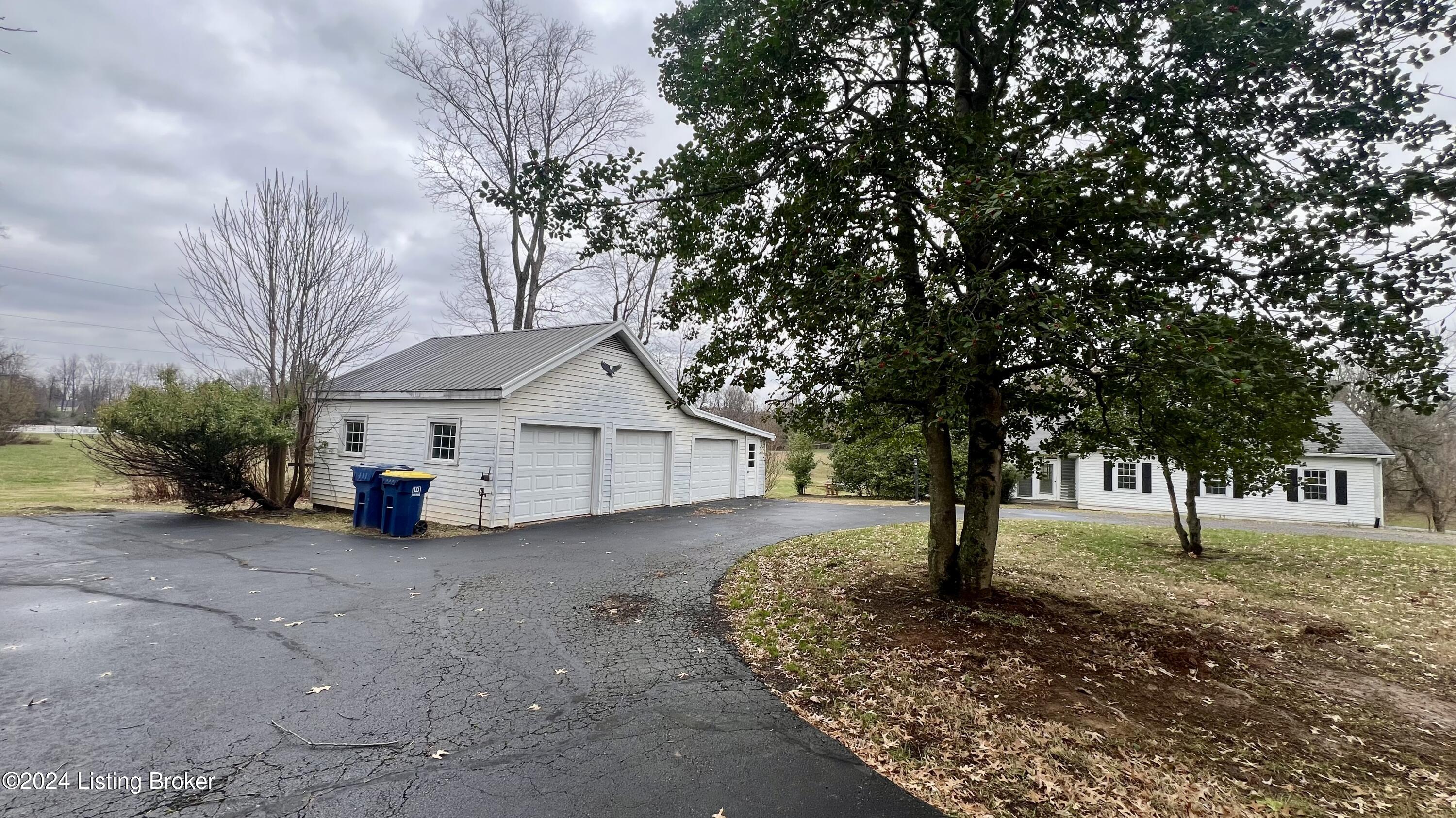 2703 Little Hills Ln, Anchorage, Kentucky image 3