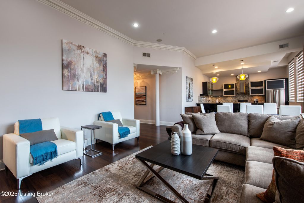 Photo of 133 S 3rd St #APT 403, Louisville, KY 40202 (MLS # 1705666)