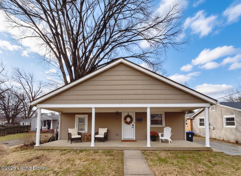 Photo of 1641 Taylor Ave, Louisville, KY 40213 (MLS # 1707036)