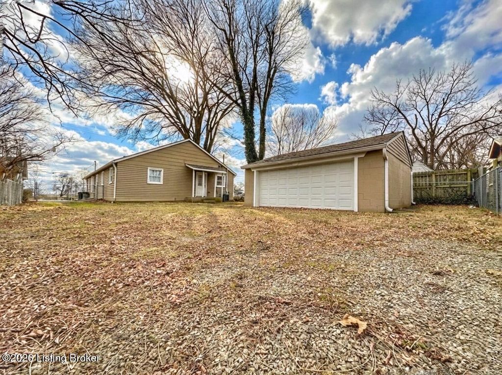 Photo of 1641 Taylor Ave, Louisville, KY 40213 (MLS # 1707036)