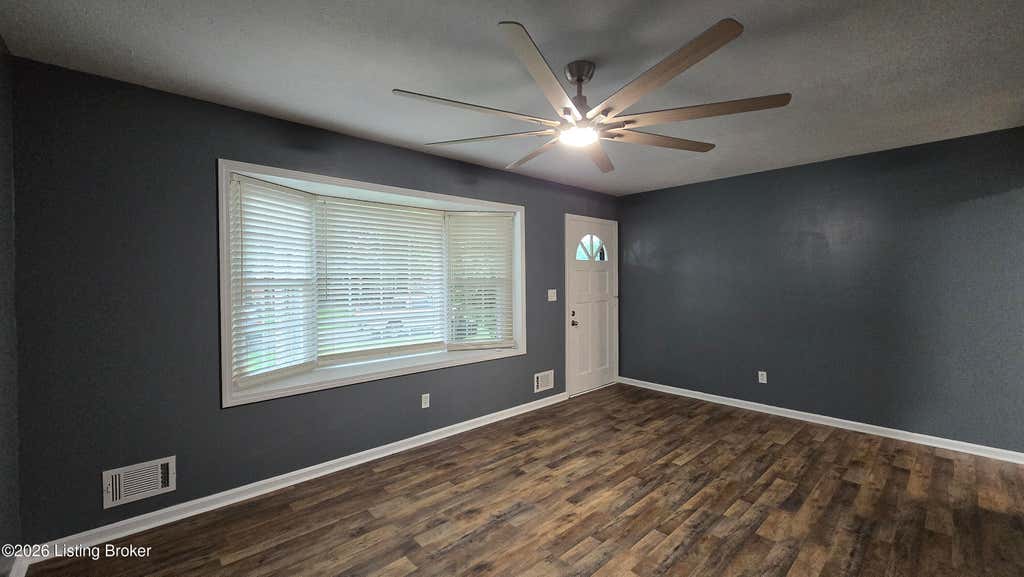 Photo of 2706 Marguerite Dr, Louisville, KY 40216 (MLS # 1721811)