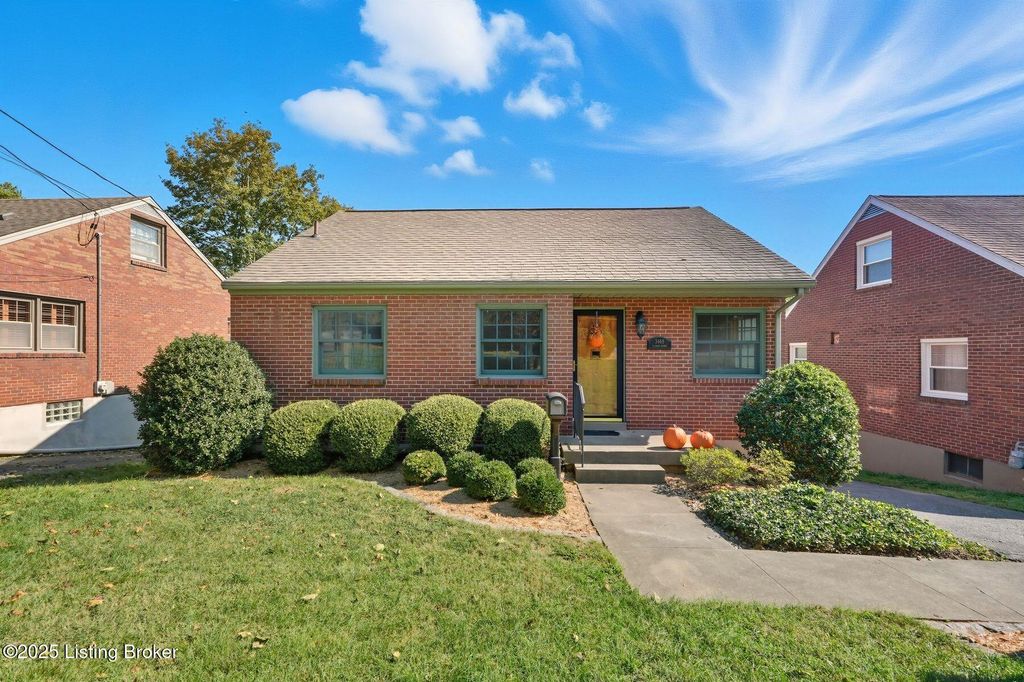 Photo of 3465 Illinois Ave, Louisville, KY 40213 (MLS # 1701341)