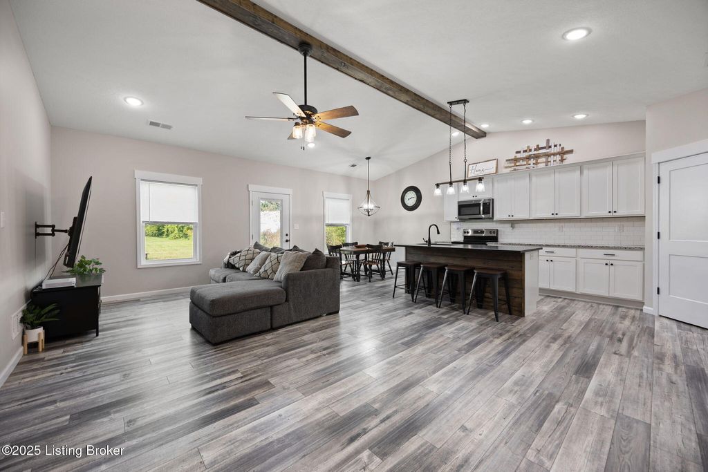 Photo of 1135 Kirchdorfer Rd, Brandenburg, KY 40108 (MLS # 1708925)