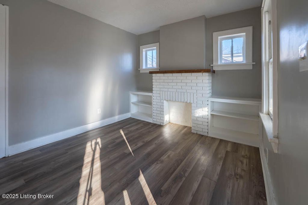 Photo of 221 W Woodlawn Ave, Louisville, KY 40214 (MLS # 1705614)