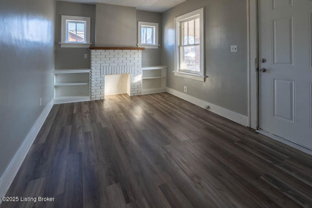 Photo of 221 W Woodlawn Ave, Louisville, KY 40214 (MLS # 1705614)