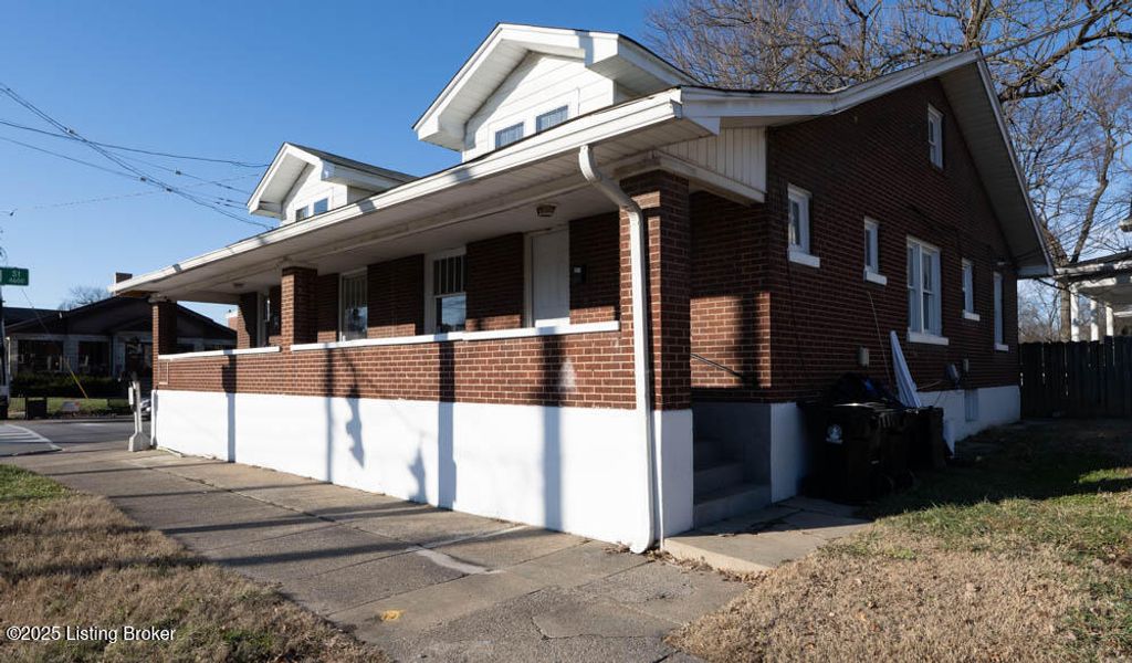 Photo of 221 W Woodlawn Ave, Louisville, KY 40214 (MLS # 1705614)