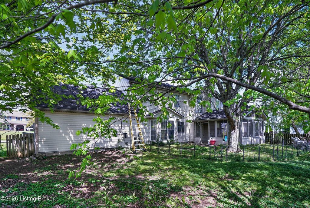 Photo of 112 Redding Lake Cir, Georgetown, KY 40324 (MLS # 1715066)