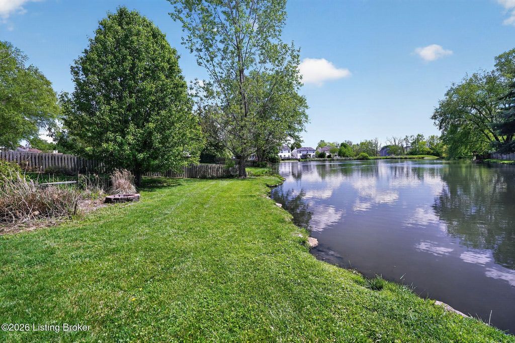 Photo of 112 Redding Lake Cir, Georgetown, KY 40324 (MLS # 1715066)