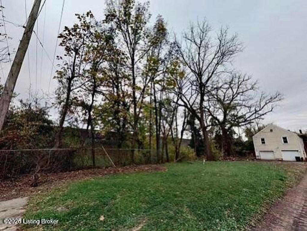 Photo of 312 Camp St, Louisville, KY 40203 (MLS # 1708135)