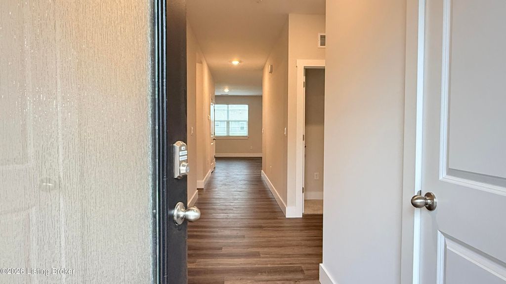 Photo of 11110 Pheasant Run Ct, Louisville, KY 40229 (MLS # 1714280)