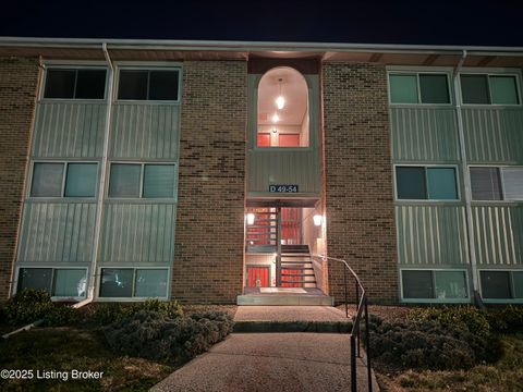 Photo of 53 Lakeshore Dr, Clarksville, IN 47129 (MLS # 1704823)