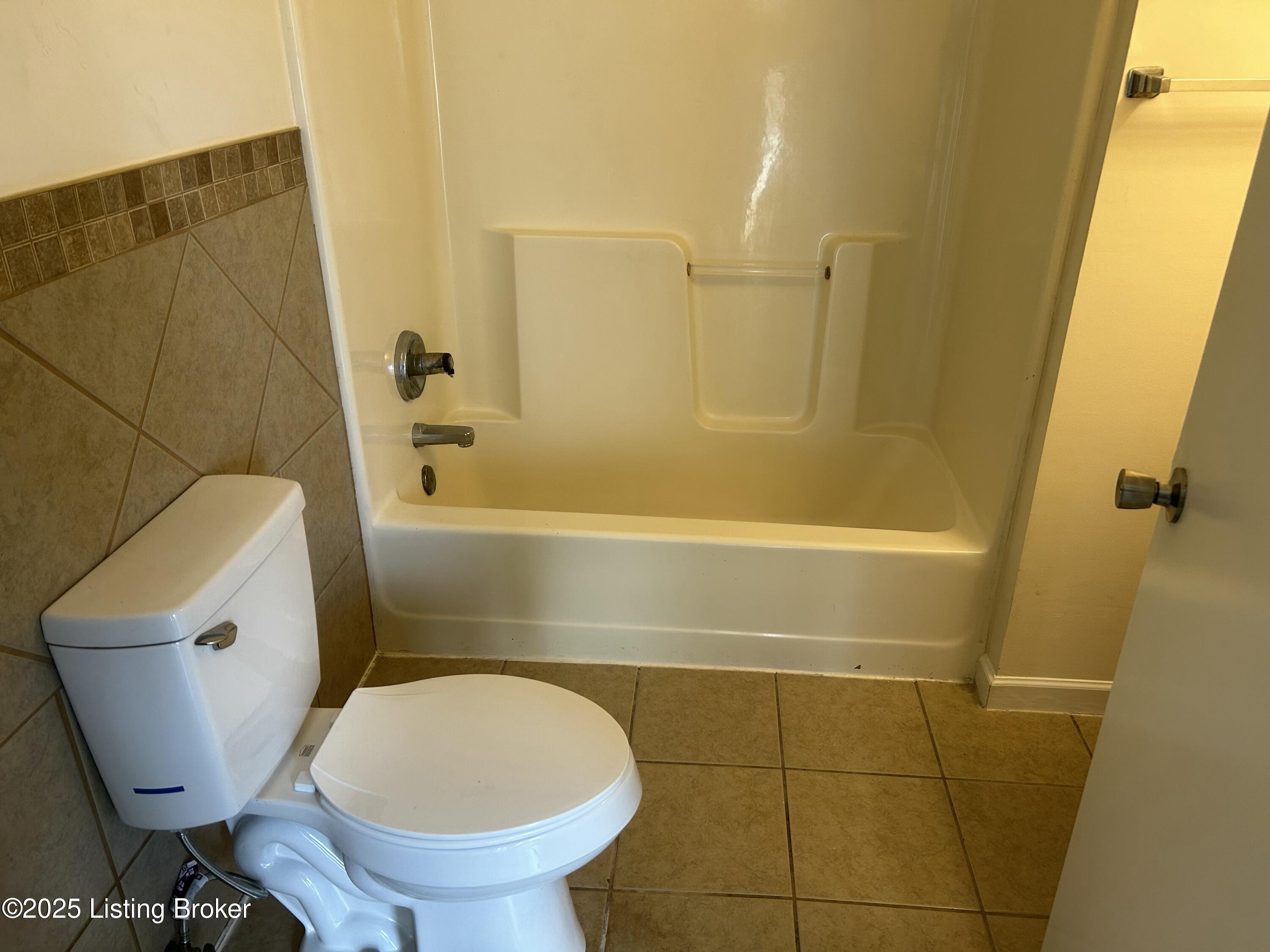 1815 Fust Ave, Louisville, Kentucky image 4