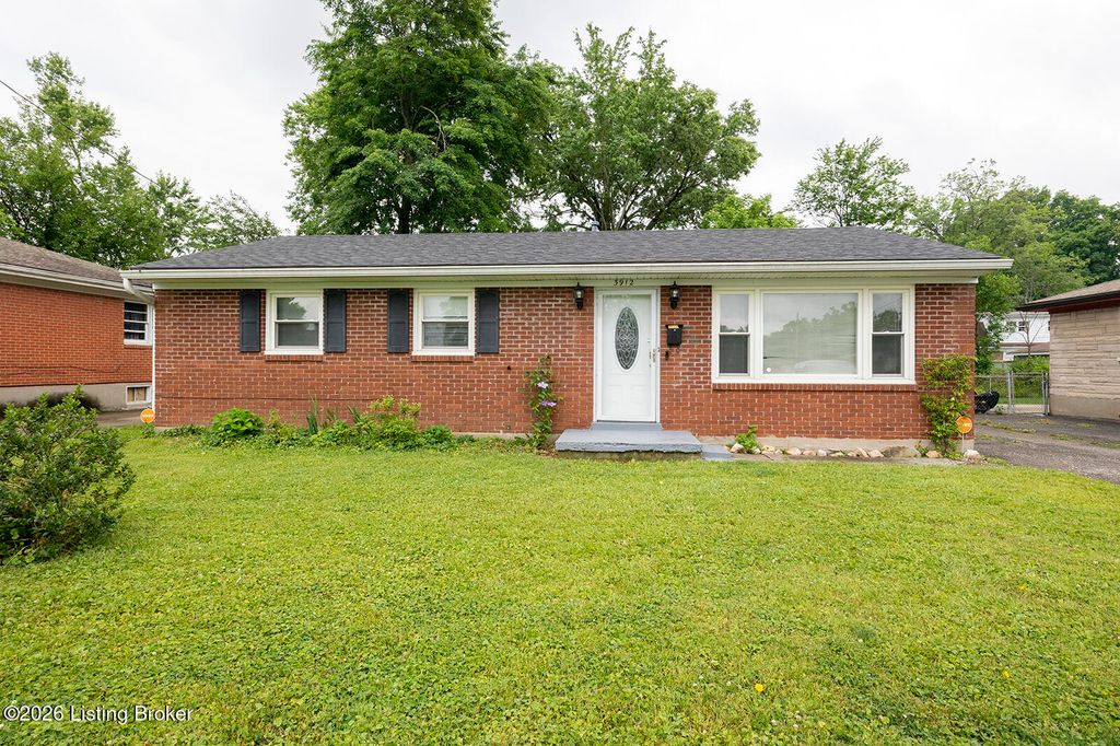 Photo of 3912 Sparta Dr, Louisville, KY 40219 (MLS # 1718317)