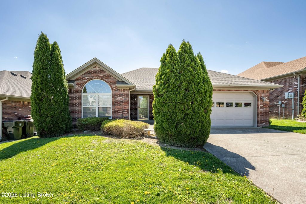 Photo of 3035 Barrington Ct, New Albany, IN 47150 (MLS # 1713625)