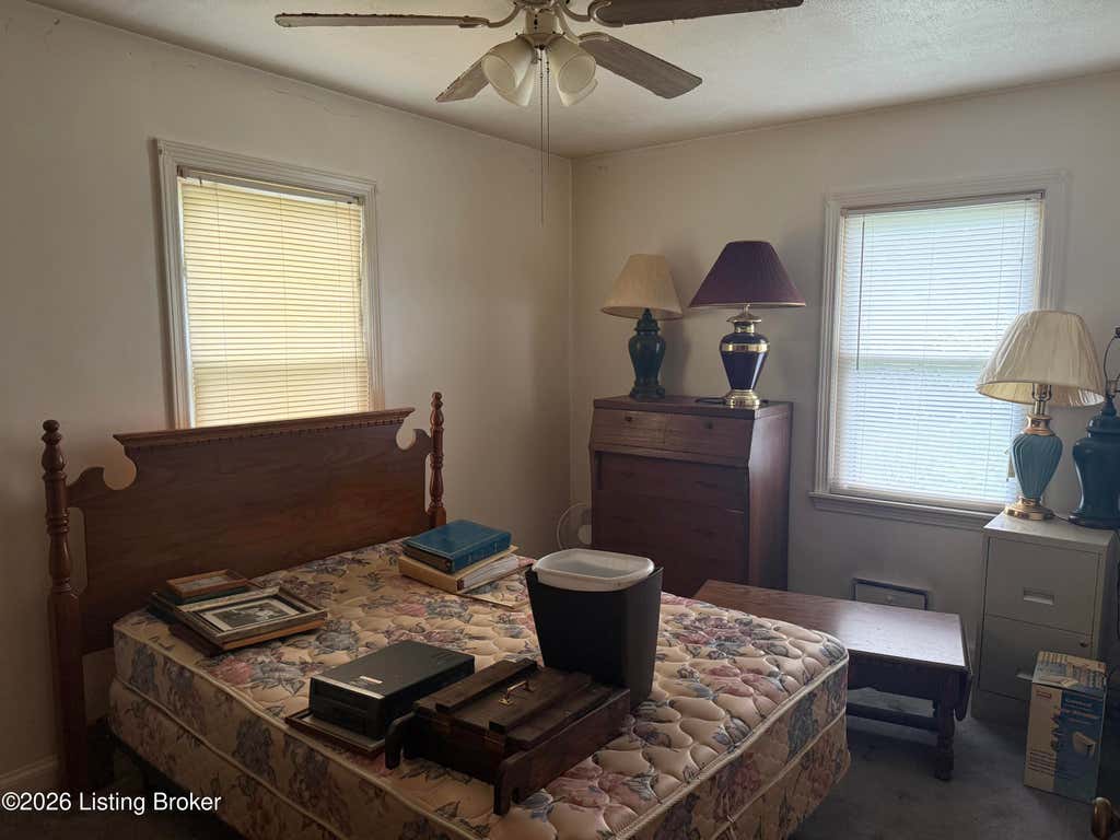 Photo of 13106 Meadowlawn Dr, Louisville, KY 40272 (MLS # 1724461)