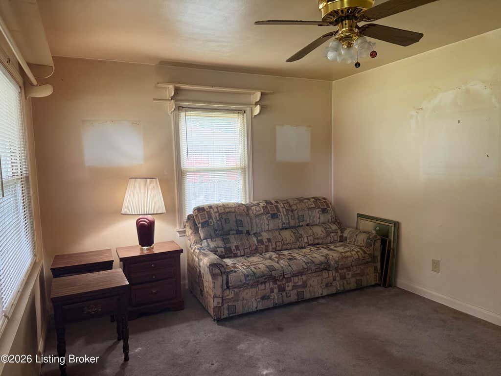 Photo of 13106 Meadowlawn Dr, Louisville, KY 40272 (MLS # 1724461)