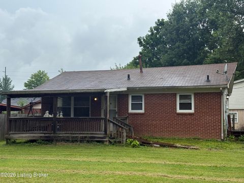 Homes For Sale - 13106 Meadowlawn Dr<br/> Louisville, KY 40272