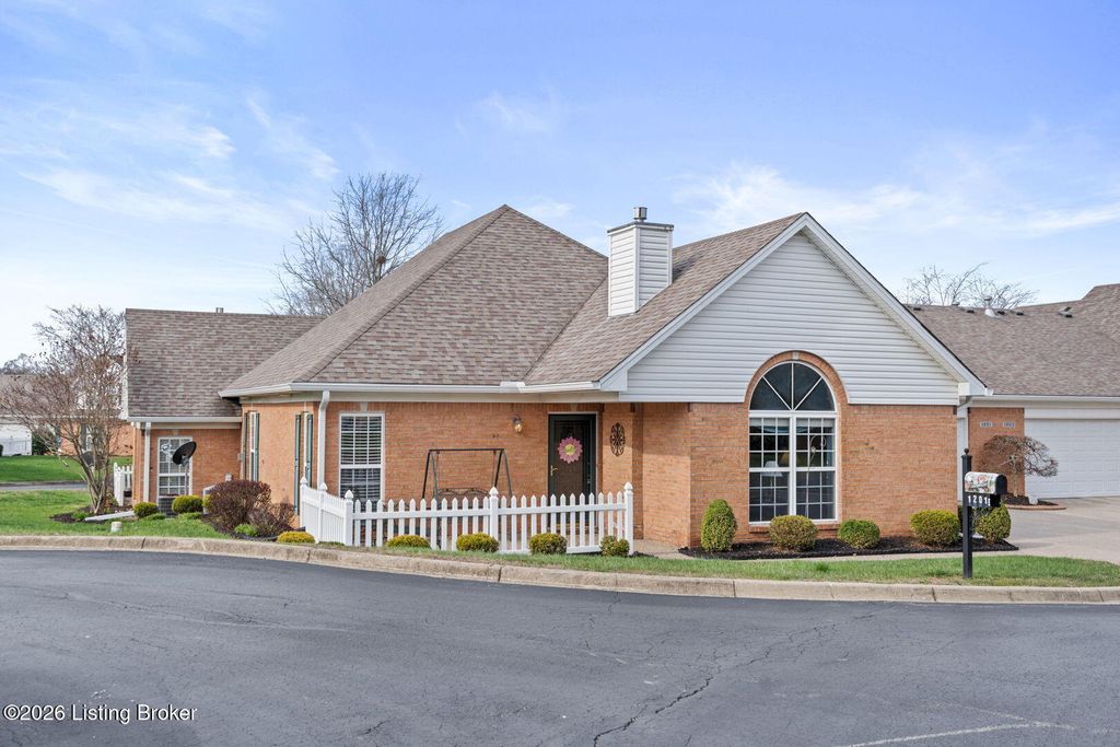 Photo of 1201 Bell Flower Pl, La Grange, KY 40031 (MLS # 1712376)