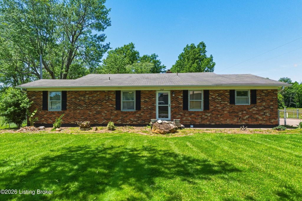 Photo of 1545 Greenbriar Rd, Mt Washington, KY 40047 (MLS # 1717636)