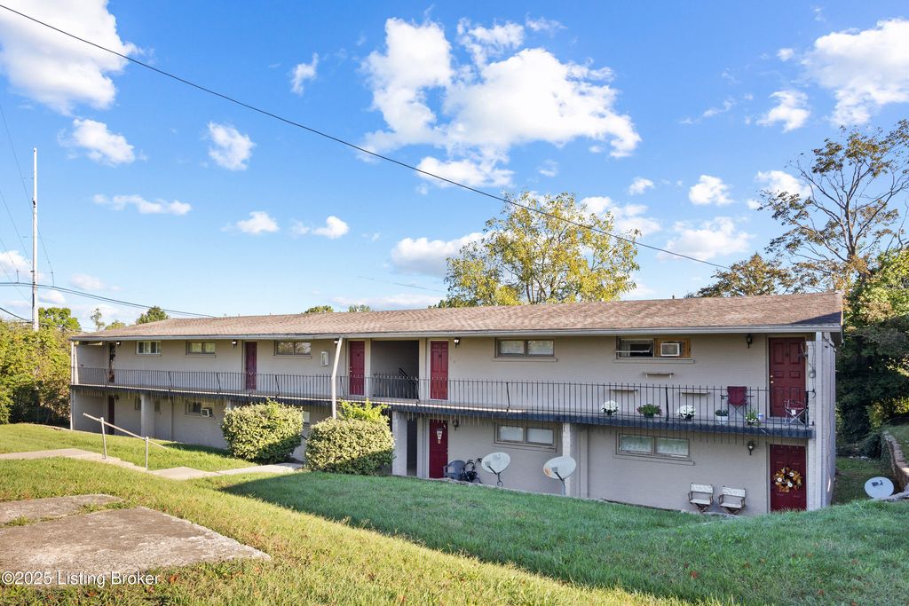 Photo of 200 Thistlewood Ave #602, Frankfort, KY 40601 (MLS # 1710962)