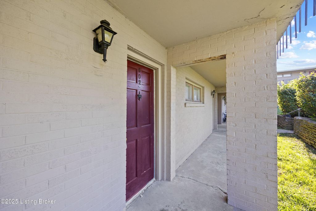 Photo of 200 Thistlewood Ave #602, Frankfort, KY 40601 (MLS # 1710962)