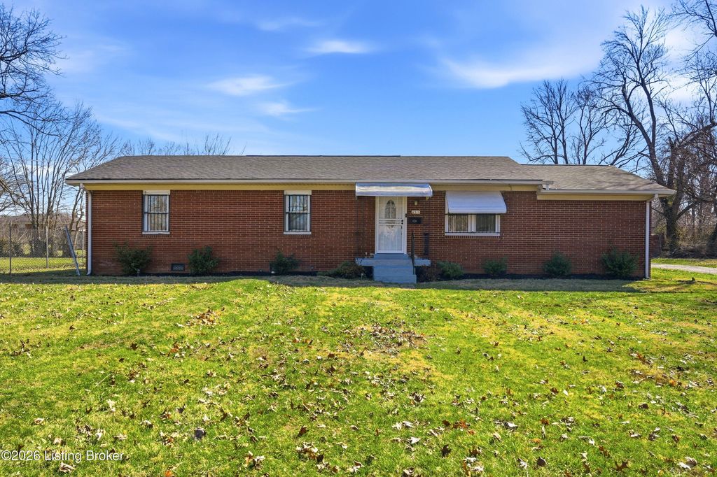 Photo of 4319 Lynnview Dr, Louisville, KY 40216 (MLS # 1709603)