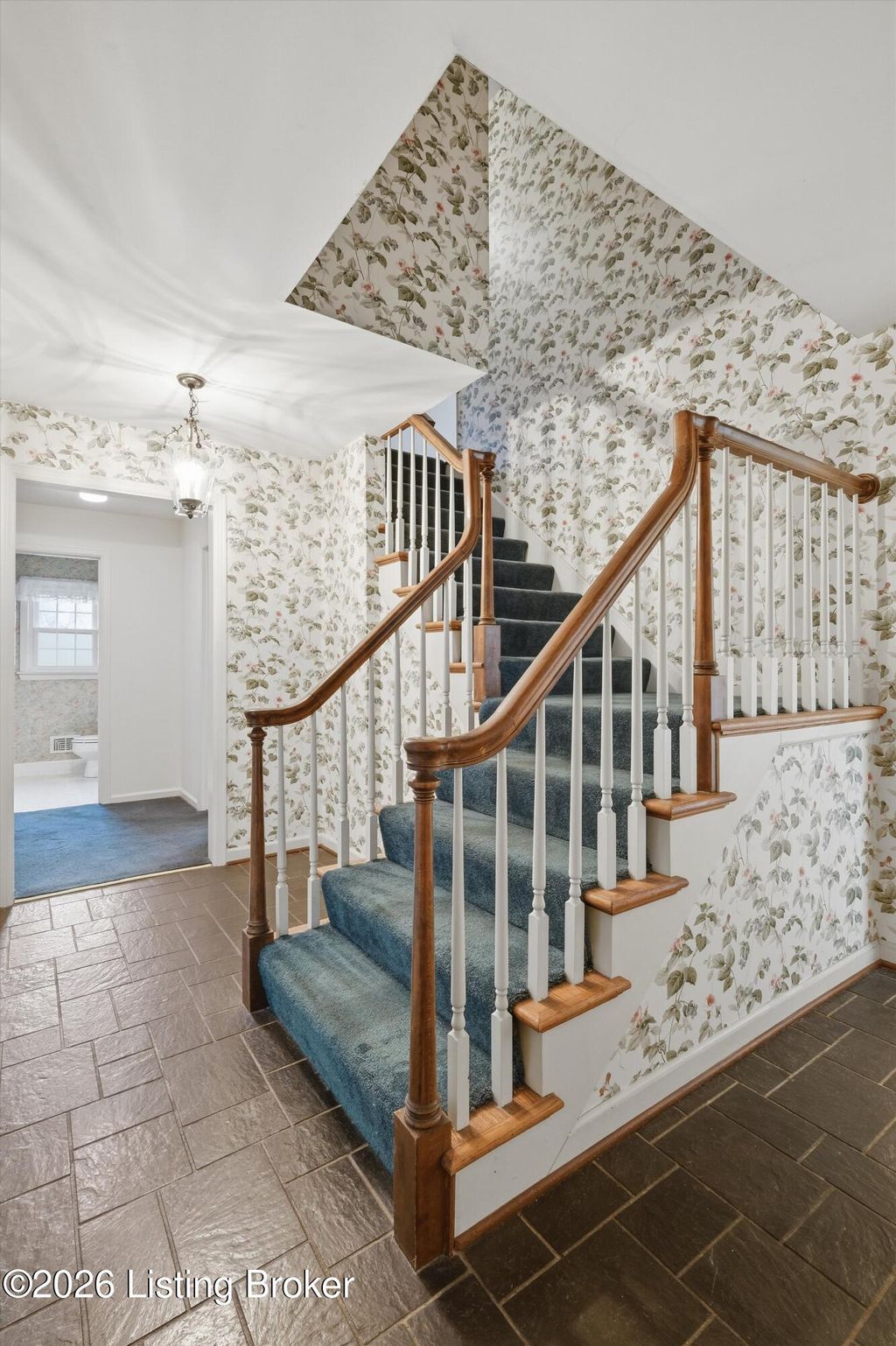 Photo of 3206 Brownsboro Vista Dr, Louisville, KY 40242 (MLS # 1711429)