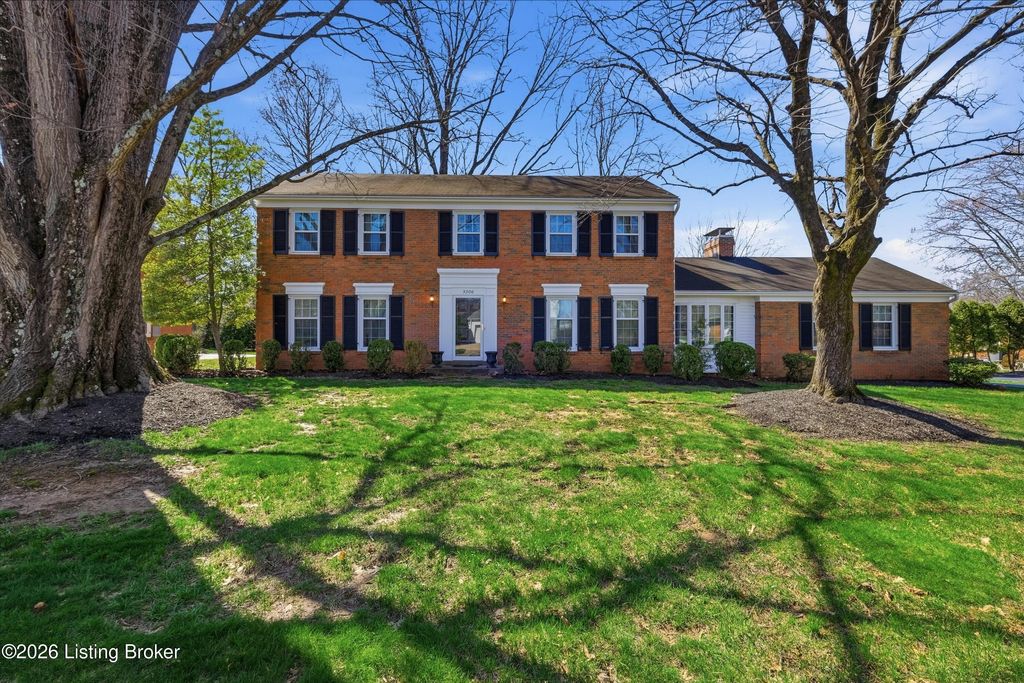 Photo of 3206 Brownsboro Vista Dr, Louisville, KY 40242 (MLS # 1711429)